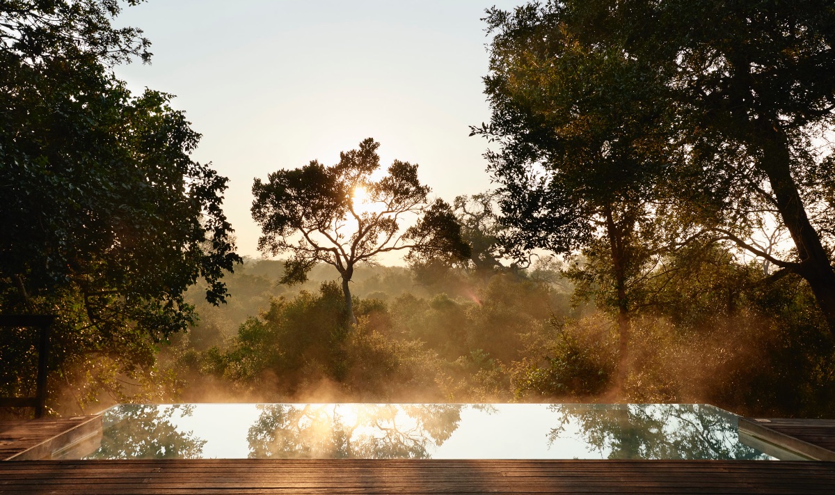 rm-private-pool-royal-suite